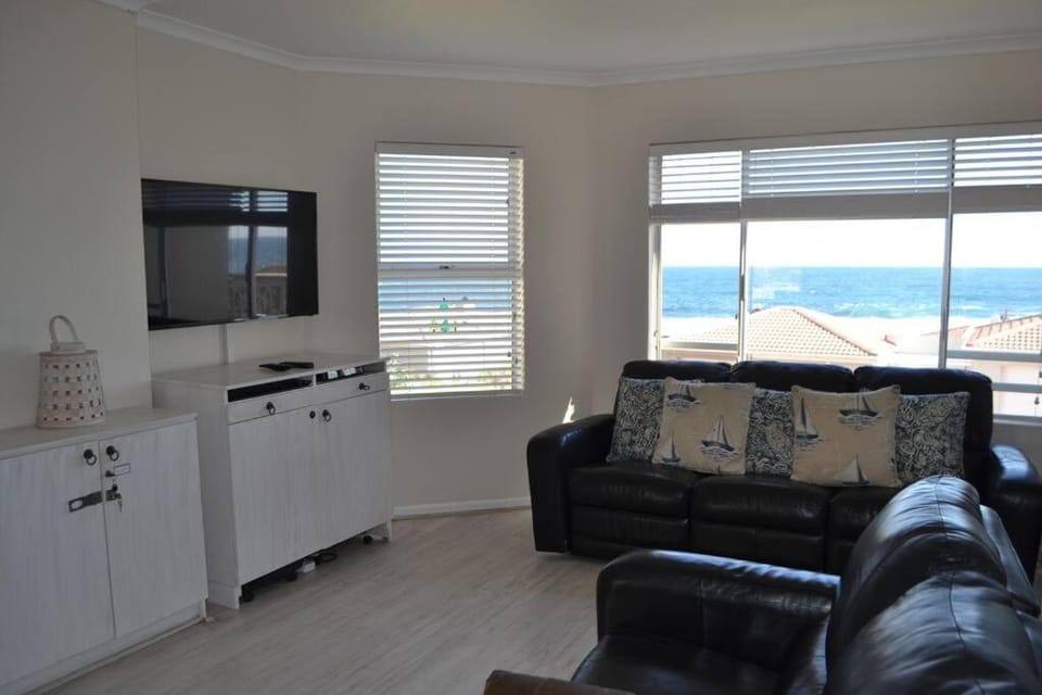 Simplicity with an ocean view 200 Apartment in Hermanus