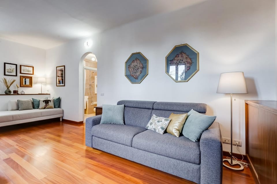 Bed, Living room, Seating area, Bedroom