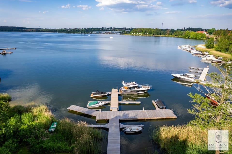 Nearby landmark, Natural landscape, Lake view