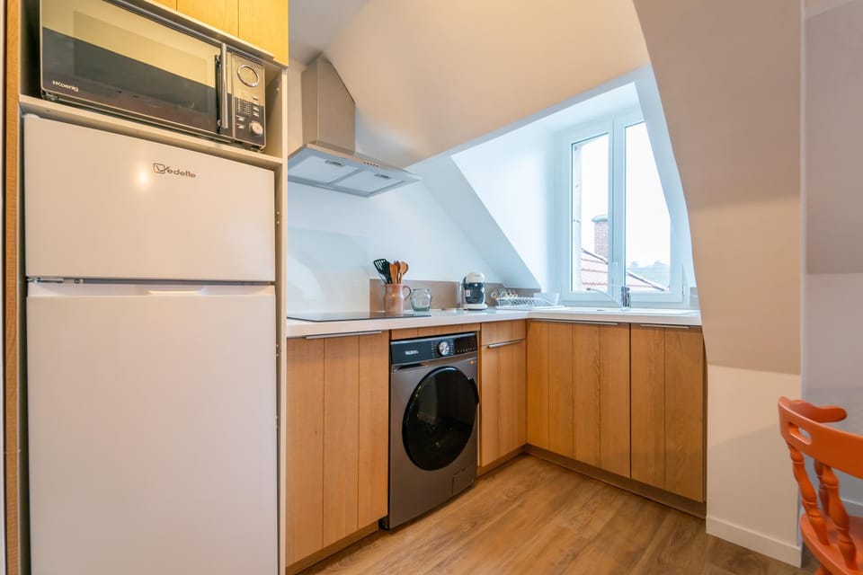 Kitchen or kitchenette, stove