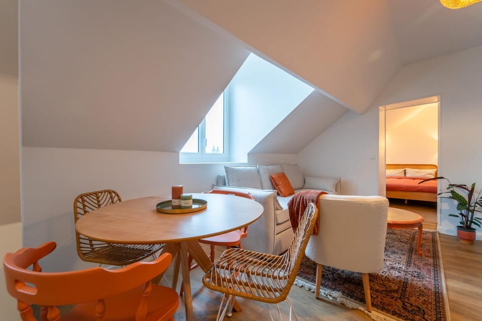 Living room, Dining area