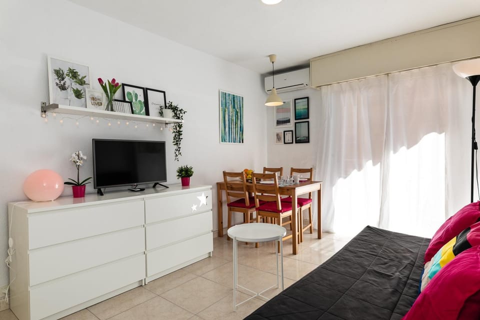 Living room, Dining area, air conditioner