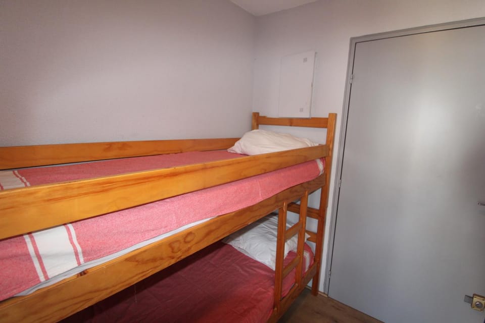 Grau du Roi studio cabine 4 personnes 300 m de la plage Cabin in Le Grau-du-Roi