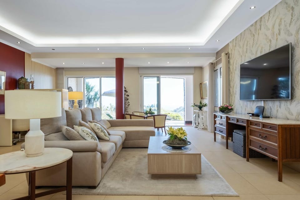 TV and multimedia, Living room, Seating area