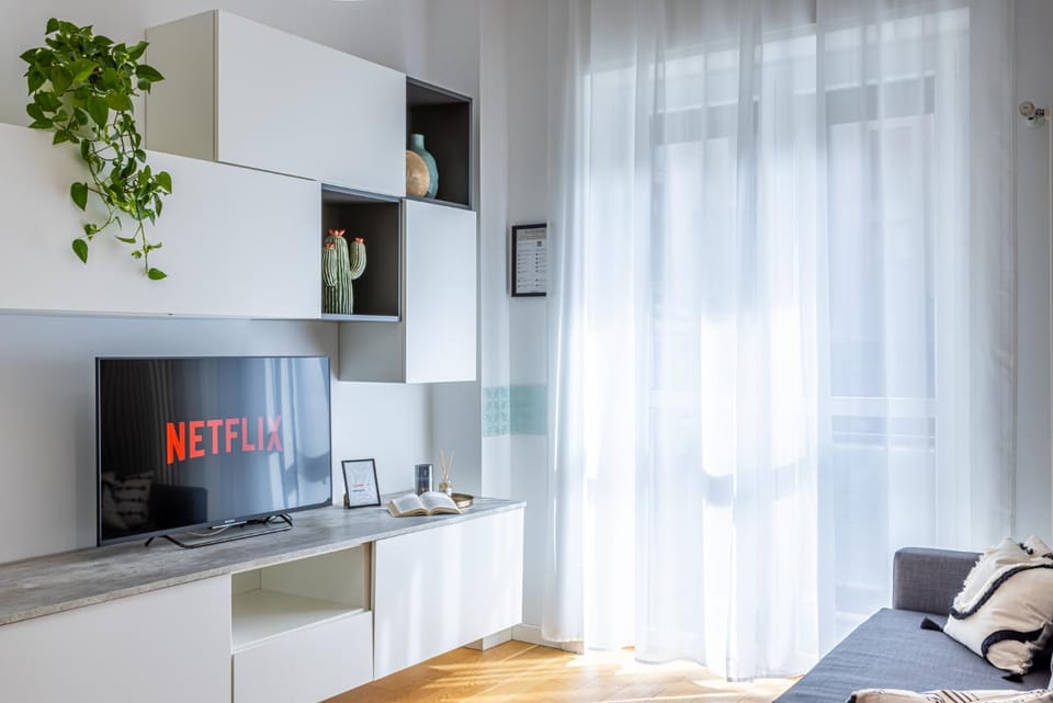 TV and multimedia, locker, air conditioner