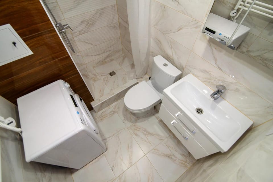 Shower, Toilet, Bathroom