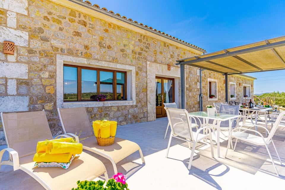 Property building, Patio, Day, View (from property/room), Balcony/Terrace, Living room, Seating area, Dining area, sunbed