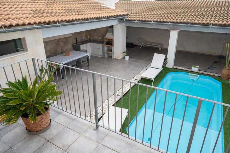 Balcony/Terrace, Pool view, sunbed