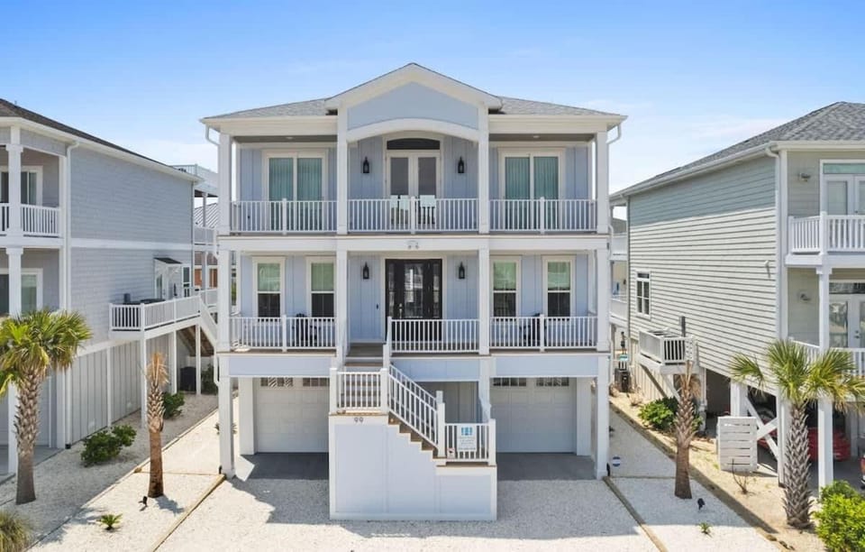 Blue Heaven amazing custom home with private heated pool close to beach House in Ocean Isle Beach