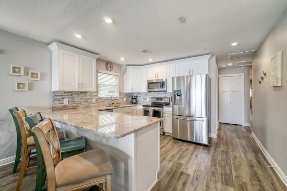 Four Shores Unit 3 Gulf Condo Direct Gulf with Pool and Spa House in Indian Shores