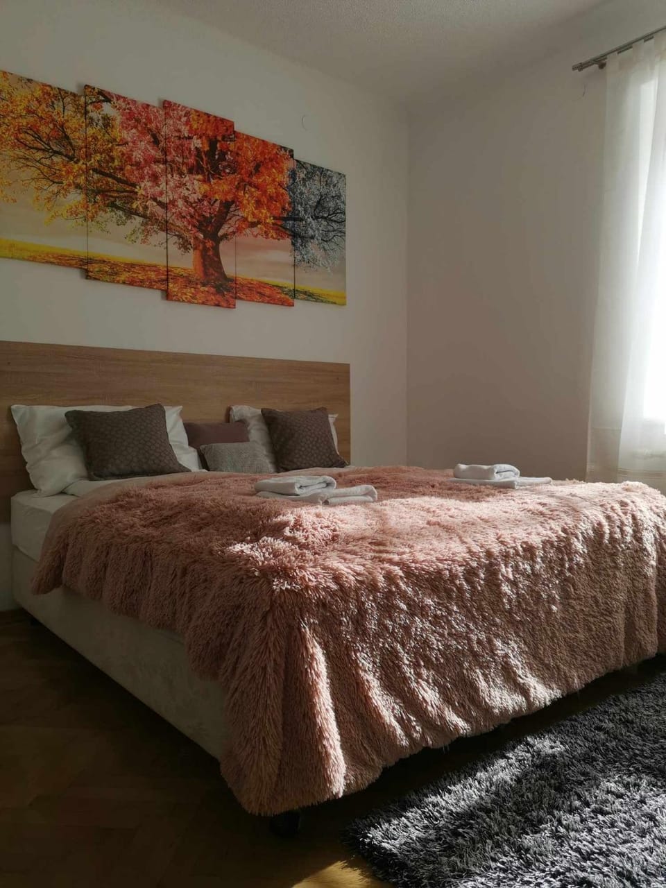 Bed, Photo of the whole room, Bedroom