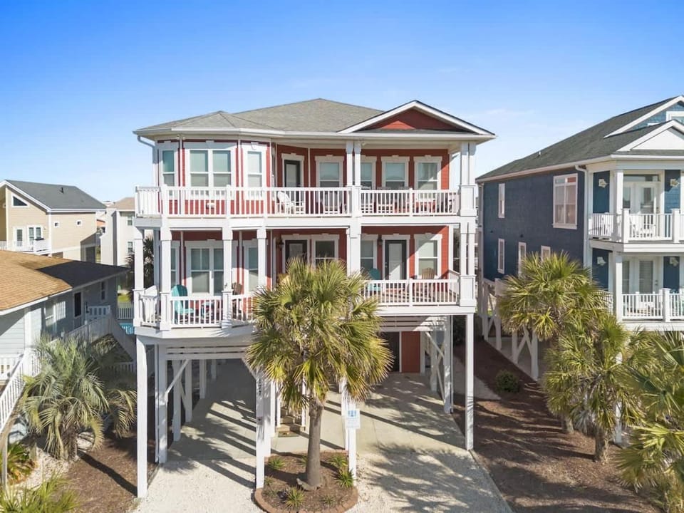 Cherry Bomb Private heated Pool, Elevator House in Ocean Isle Beach