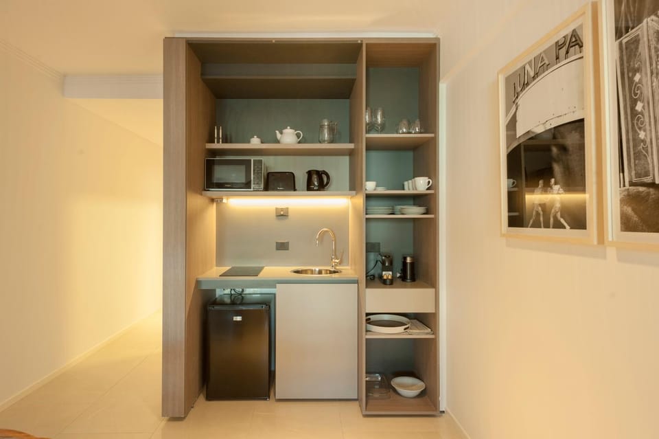 Coffee/tea facilities, Kitchen or kitchenette, minibar, pet friendly, stove