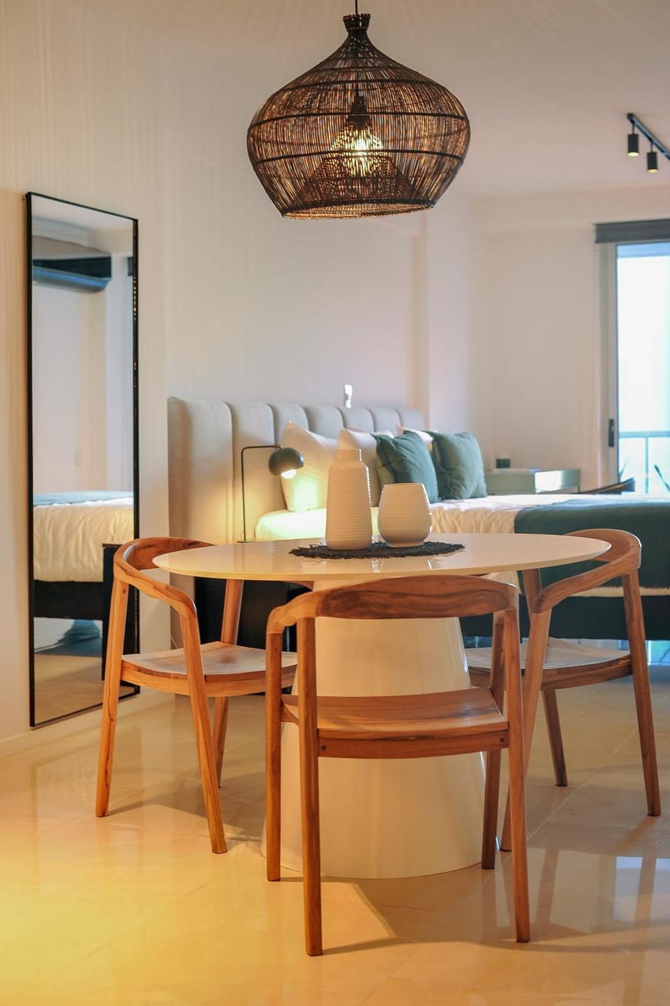 Seating area, Dining area