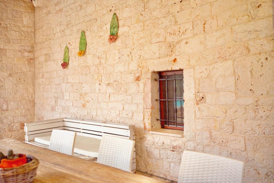 Bed, Living room, Food and drinks, Photo of the whole room, Seating area, Dining area, Bedroom, Food