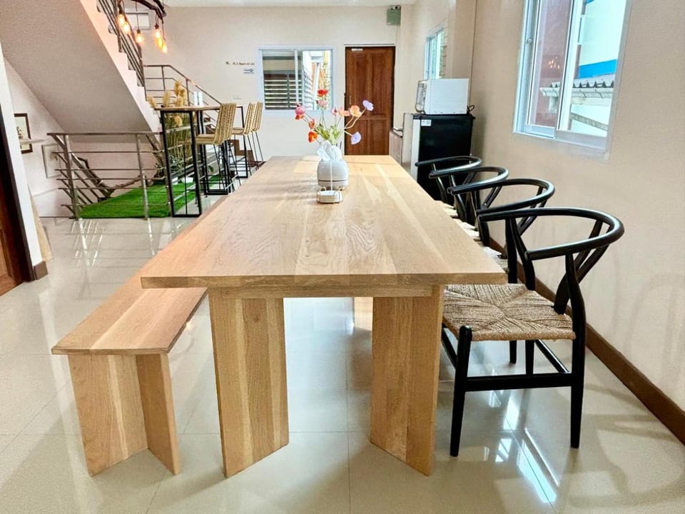 Communal lounge/ TV room, Dining area