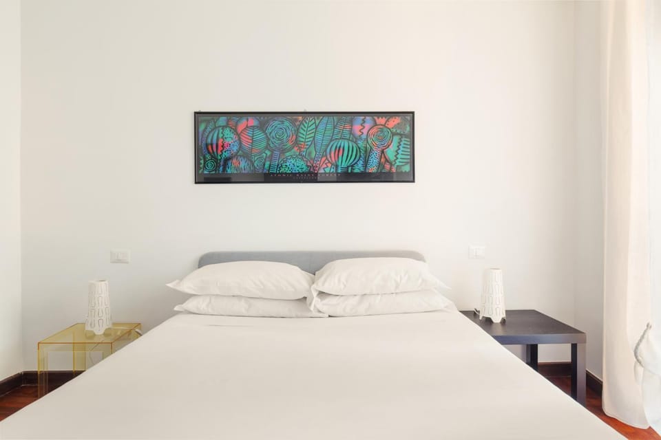 Bed, Photo of the whole room, Decorative detail, Bedroom