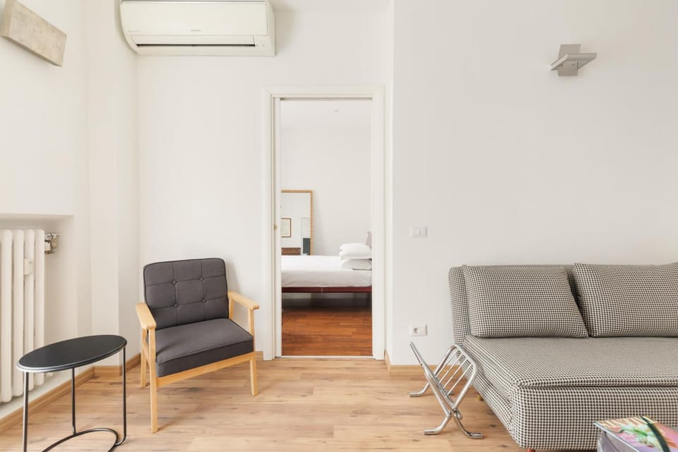 Bed, Living room, Seating area, Bedroom, air conditioner
