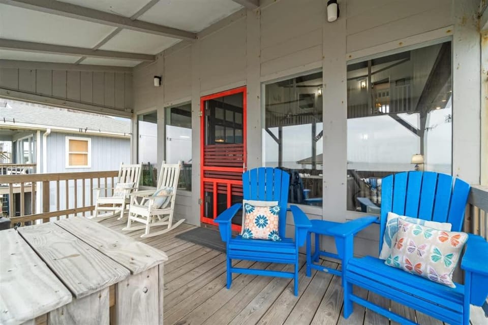 Jay`s Nest Brunswick Vacation Rentals Ocean front home House in Oak Island