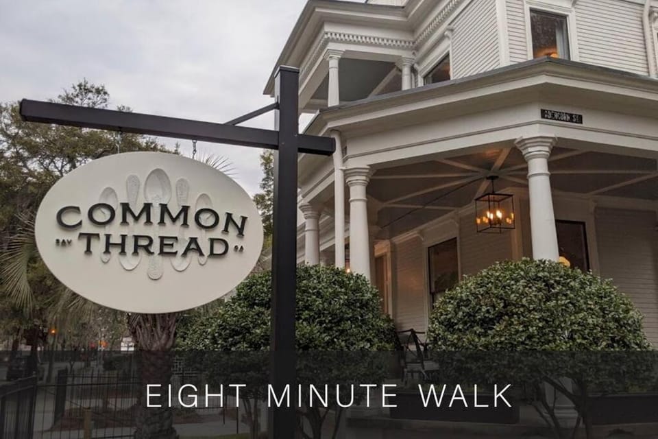 Intimate Library Studio - Minutes to Forsyth Park House in Savannah