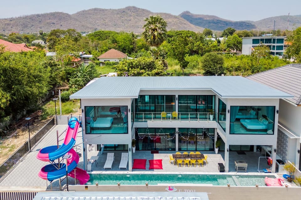Property building, View (from property/room), Mountain view, Mountain view, Pool view, Pool view, Swimming pool, Quiet street view, Inner courtyard view