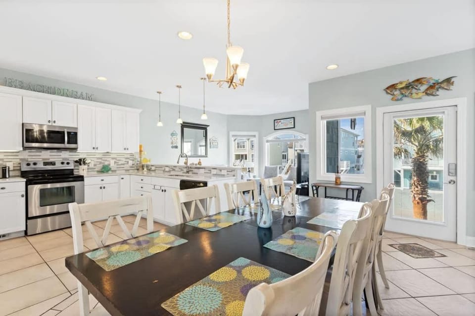 Marsh Mellowed by the Sea Brunswick Vacation Rentals Privated heated pool and beach House in Holden Beach