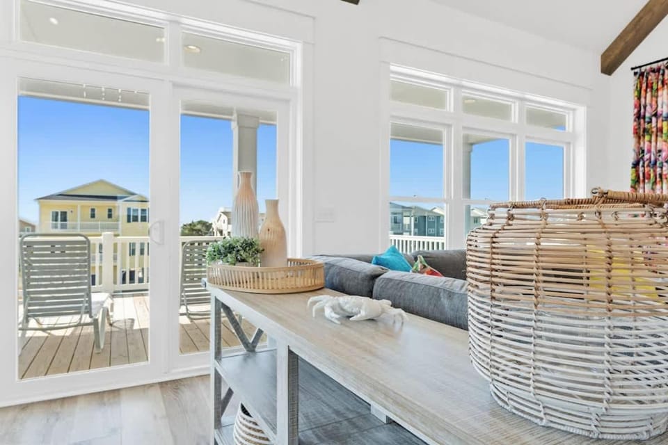 Livin` the Dream Brunswick Vacation Rentals Private heated pool House in Ocean Isle Beach