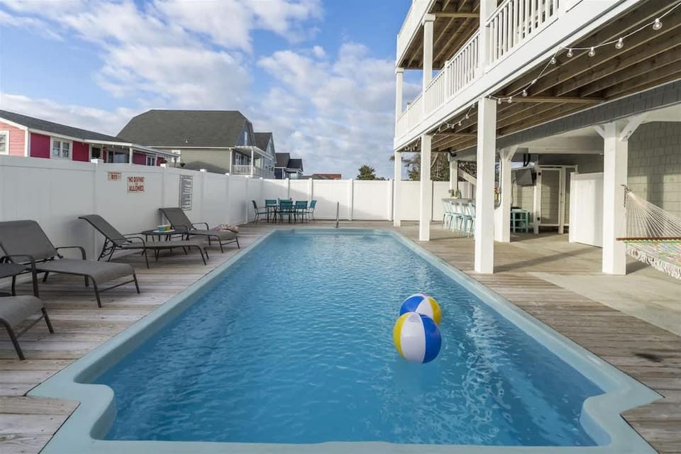 Kind Of A Big Deal Brunswick Vacation Rentals Private home with pool and elevator House in Holden Beach