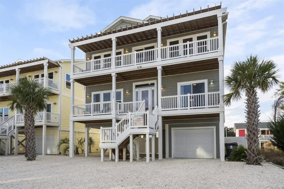 Kind Of A Big Deal Brunswick Vacation Rentals Private home with pool and elevator House in Holden Beach