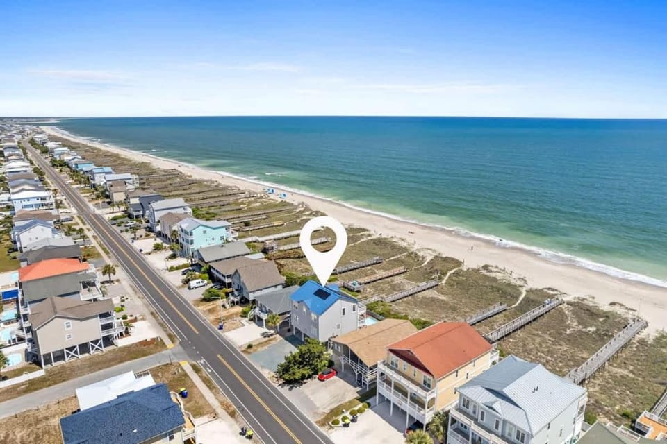 Pirate`s Booty Brunswick Vacation Rentals Ocean front with heated private pool House in Ocean Isle Beach