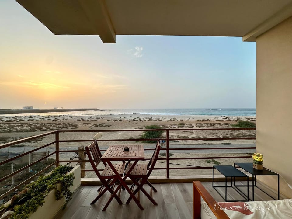 Natural landscape, View (from property/room), Balcony/Terrace, Dining area, Beach, Sea view, Sunset