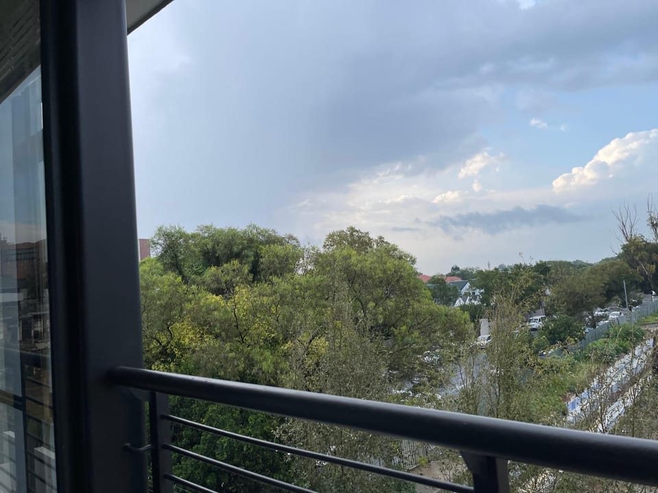 214 The Vantage, Rosebank Apartment in Johannesburg