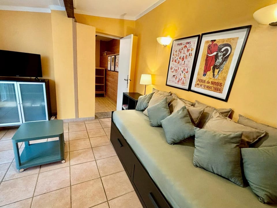 Property building, Living room