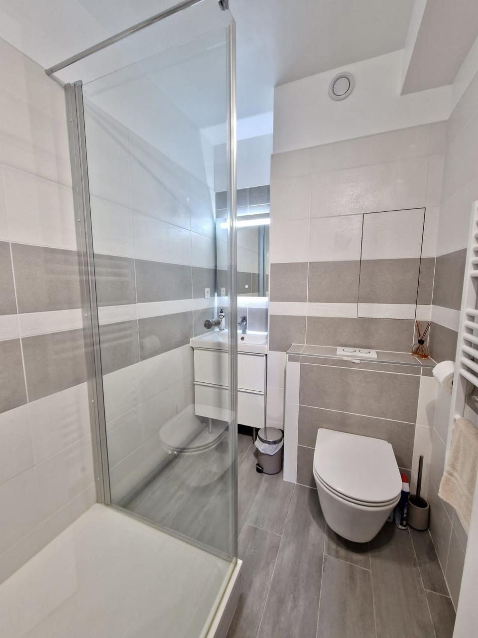 Shower, Toilet, Bathroom