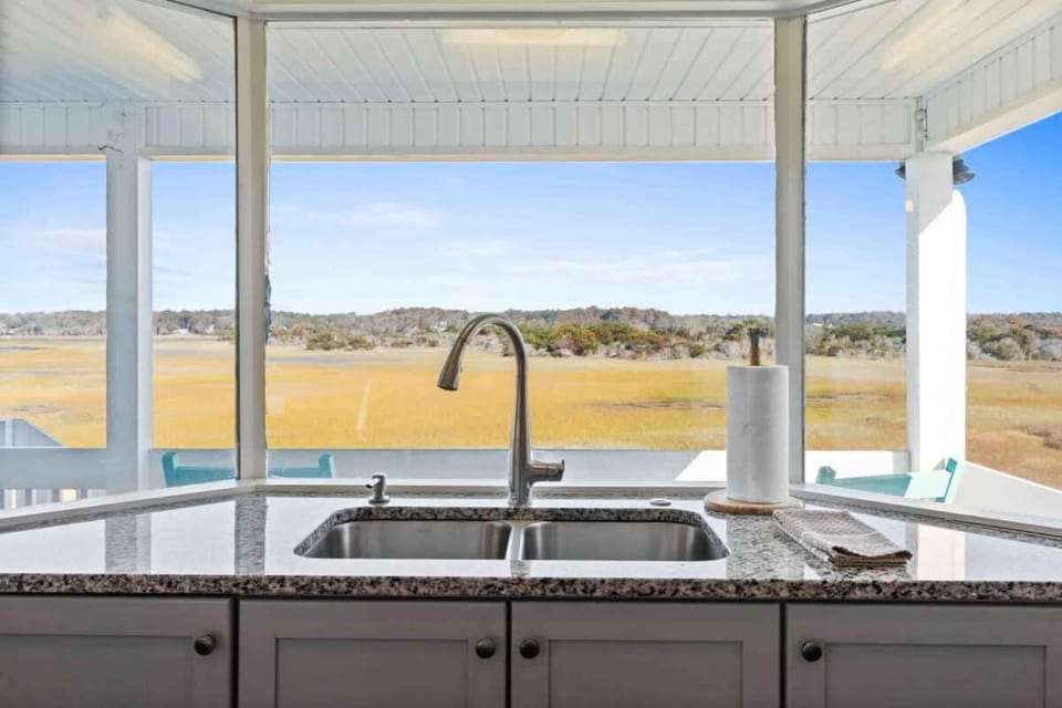 Saltans of Swing Brunswick Vacation Rentals House in Holden Beach