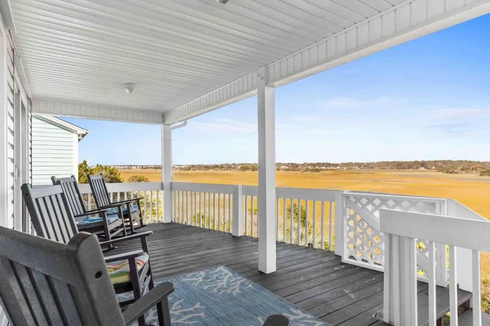 Saltans of Swing Brunswick Vacation Rentals House in Holden Beach