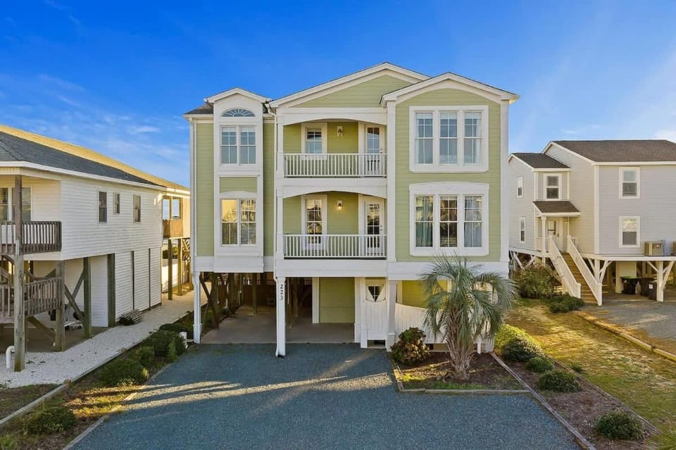 Rainbow's End Brunswick Vacation Rentals Ocean front with private heated pool House in Holden Beach