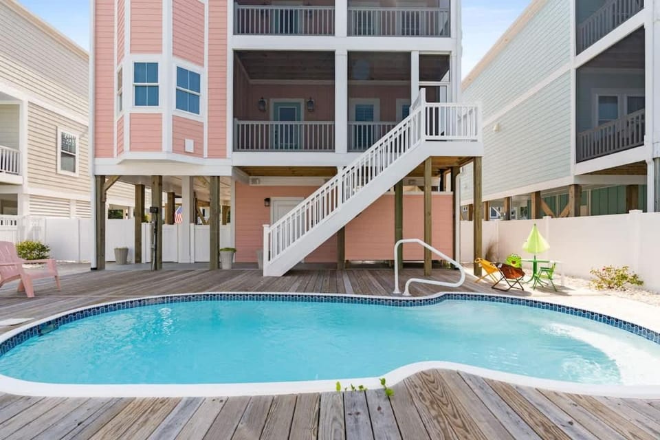 The Carlton Brunswick Vacation Rentals Private Pool and beach access House in Holden Beach
