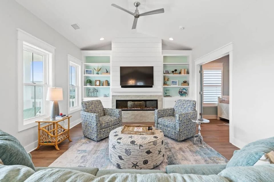 The Carlton Brunswick Vacation Rentals Private Pool and beach access House in Holden Beach