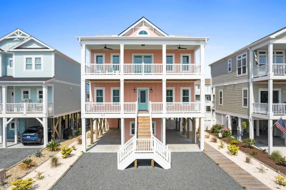 The Carlton Brunswick Vacation Rentals Private Pool and beach access House in Holden Beach
