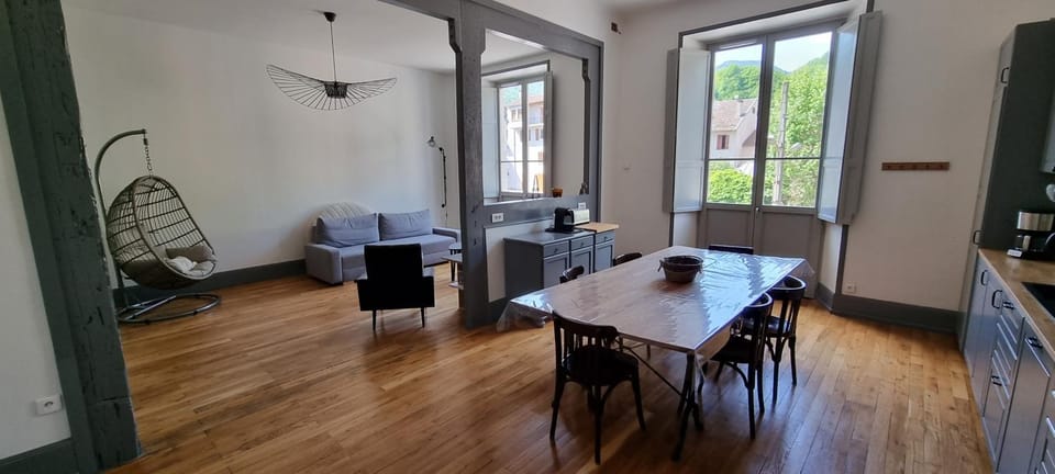 Living room, Dining area