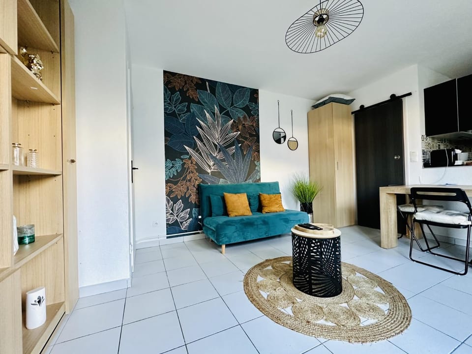 Communal lounge/ TV room, Living room