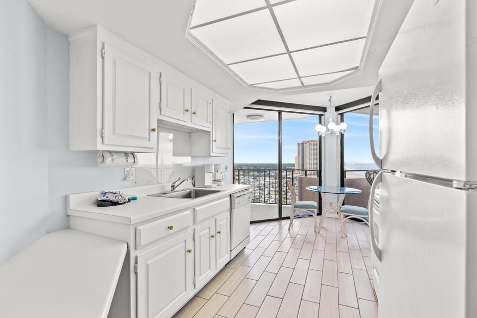 Maisons-Sur-Mer 1510 - Ocean View - Shore Drive House in South Carolina