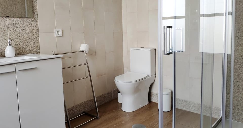 Shower, Toilet, Bathroom