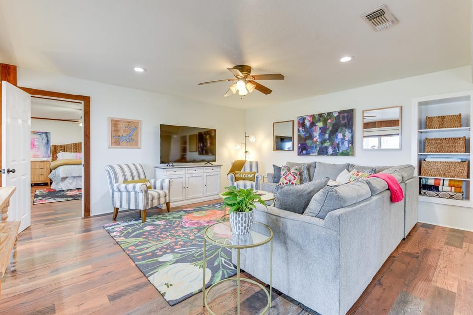 Lakefront Graford Home w/ Fire Pit + Private Dock! House in Possum Kingdom Lake