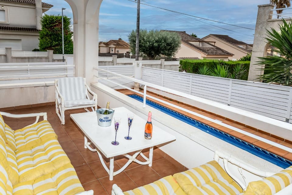 Casa con piscina privada cerca de playa House in Baix Penedès