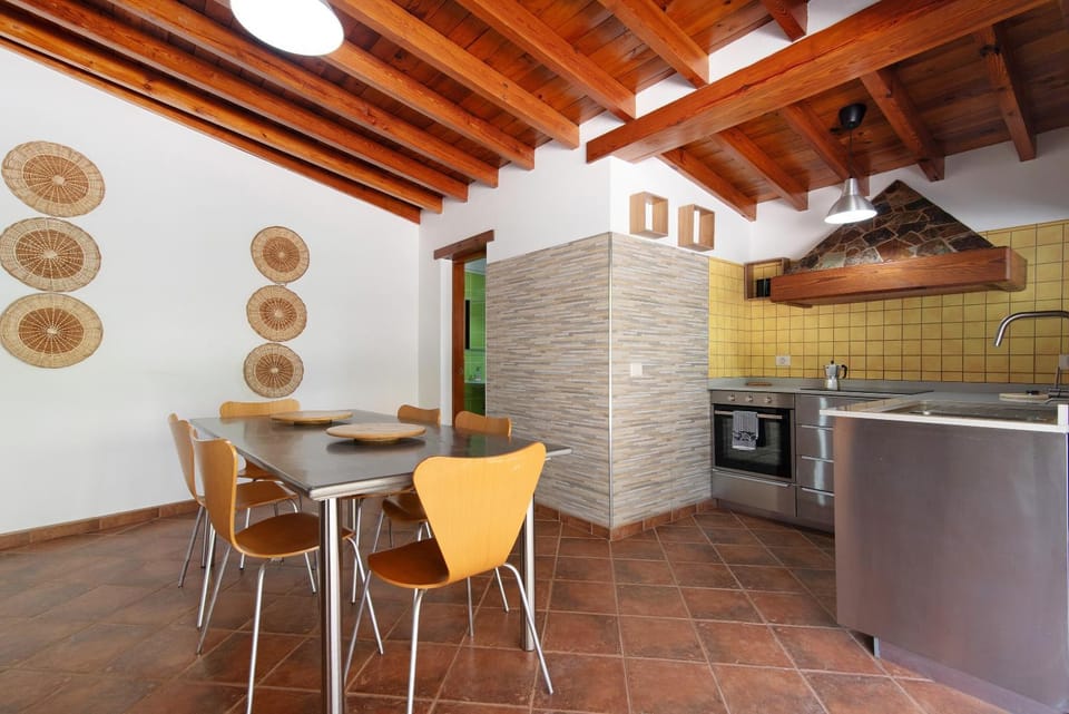 Property building, Kitchen or kitchenette, Living room