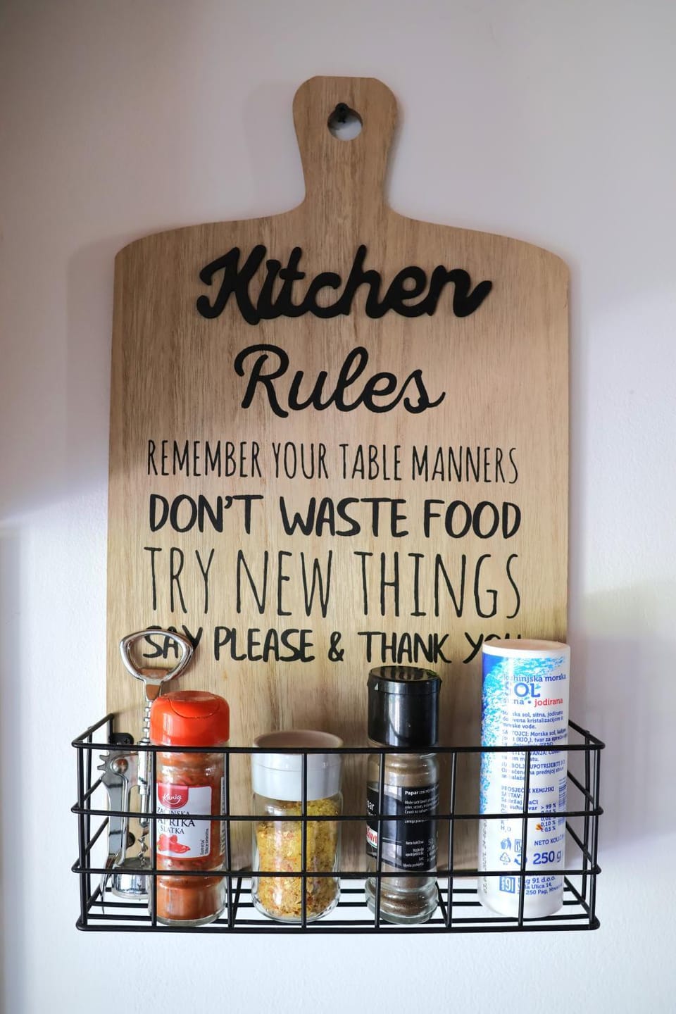 Kitchen or kitchenette, Food and drinks