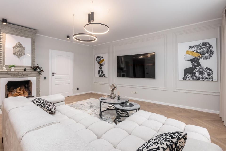 Communal lounge/ TV room, TV and multimedia, Living room, Seating area