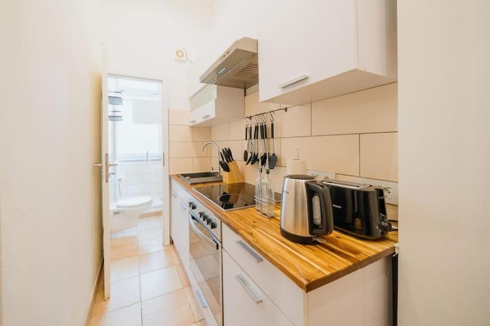 Coffee/tea facilities, Kitchen or kitchenette, minibar, pet friendly, stove, toaster